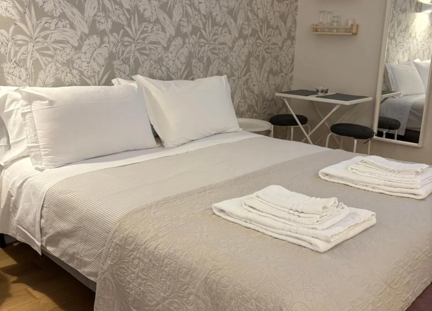 Room24 R Bari 0*,  Italy